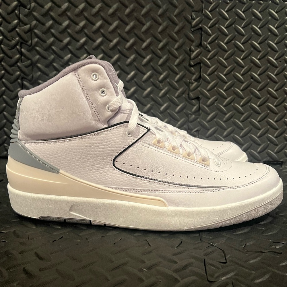 Air Jordan 2 retro cement grey size 13 men’s